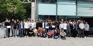 Foto di gruppo con tutti i finalisti di CanSat Italia 2025